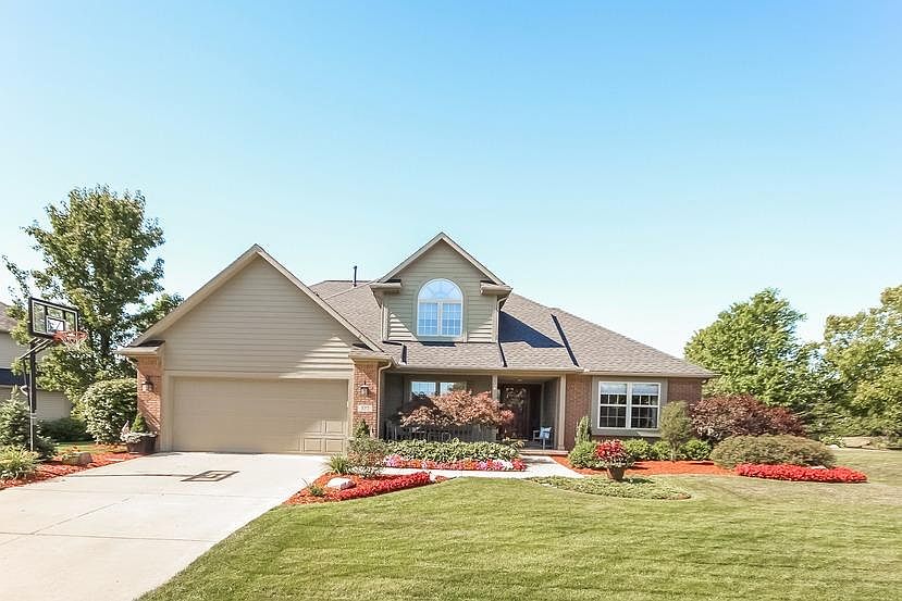 1st image of 377 Castlebury Dr