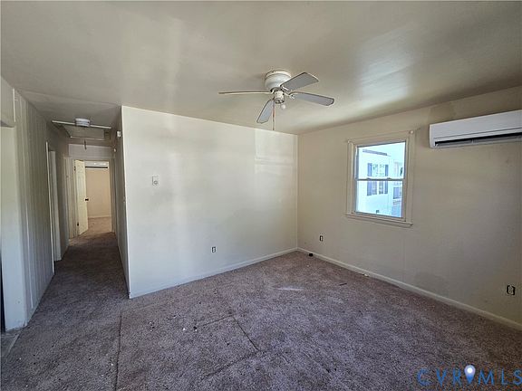 2nd image of 320 Shore St