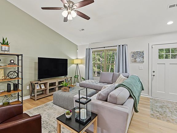 4th image of 118 Forrest Dr