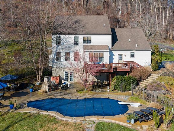 3rd image of 471 Shenks Ferry Rd