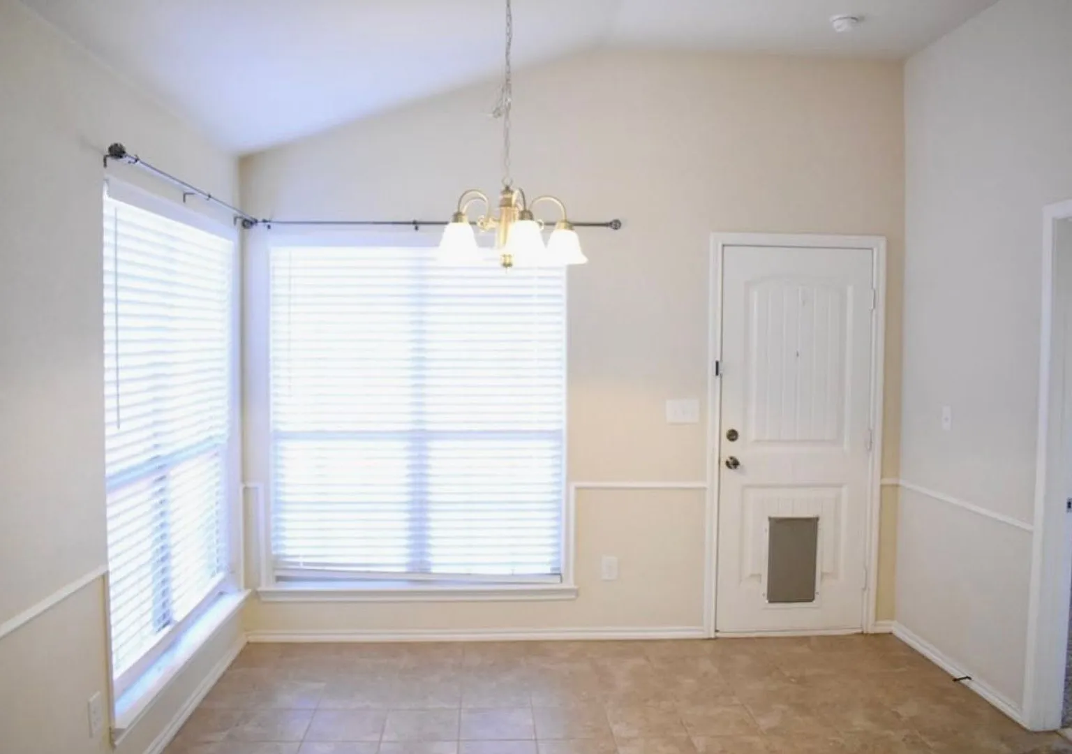 Beautiful 3/2/2 in Lubbock-Cooper ISD! — Photo 4