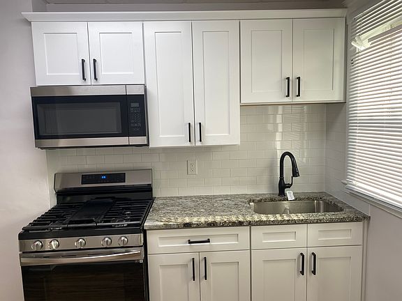 5th image of 1297 Hird Ave