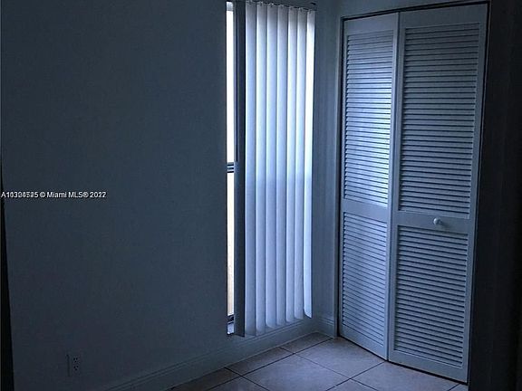5th image of 4431 Treehouse Ln #H28