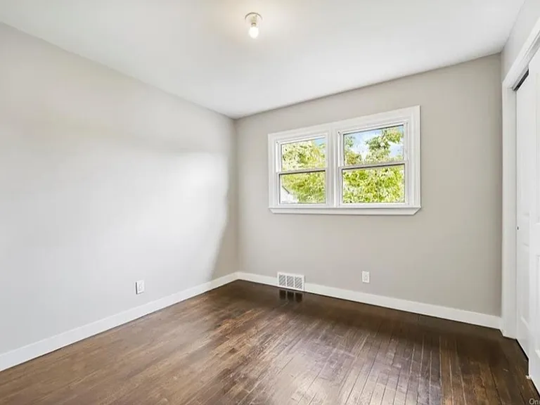3 Mid Oaks Dr — Photo 11