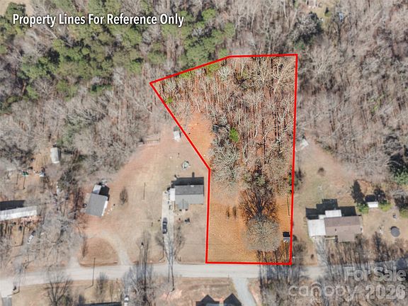 4th image of 1820 Brian Kelly Ln