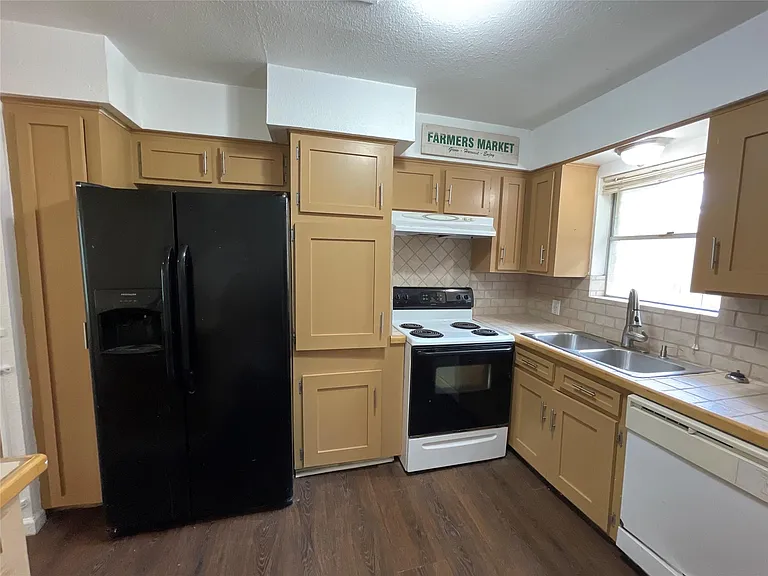 4803 Geraldine St — Photo 35