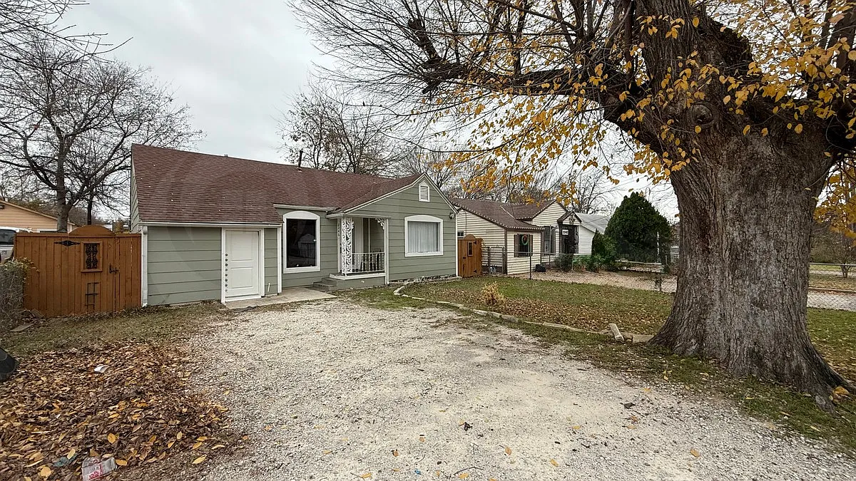2 bed, 2.0 bath, 1415 sqft, $2,100 — Photo 3