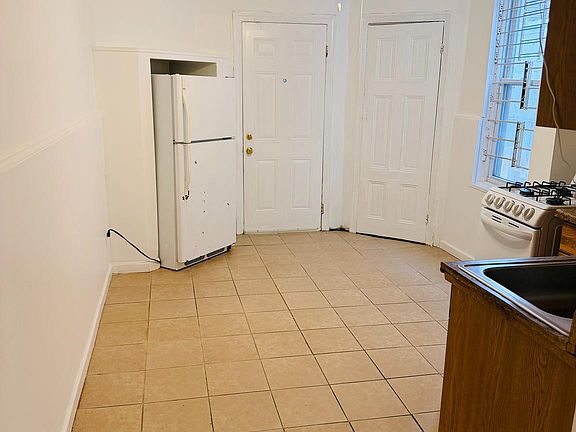 2nd image of 2260 N 15th St