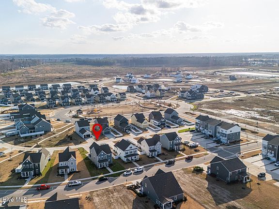 4th image of 106 Ryker Road E