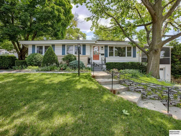 3201 Westgate Rd, Omaha, NE 68124