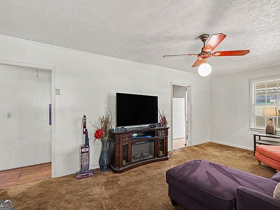 4th image of 127 White St