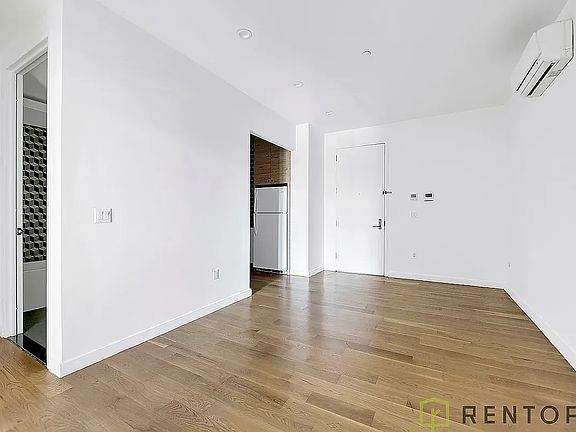 4th image of 1875 Atlantic Ave #503D