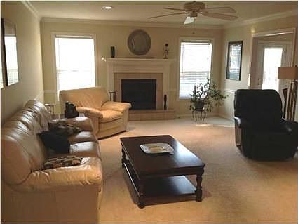 3rd image of 204 Southgate Dr