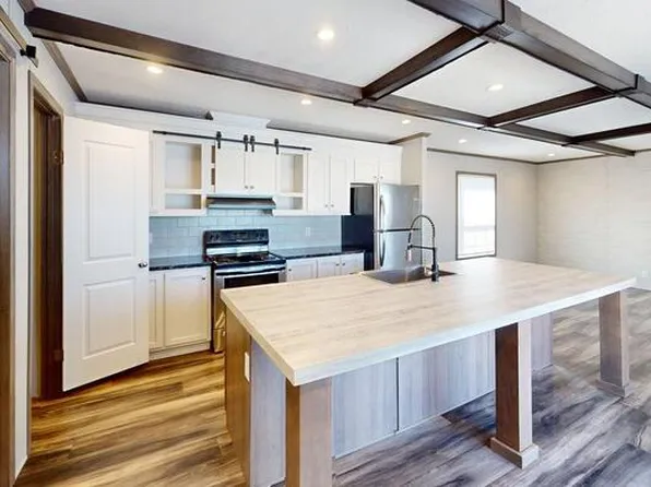 360 Continental Ave, Bismarck, ND 58504