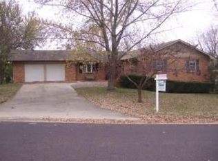 304 N Cedar Lake Dr W, Columbia, MO 65203