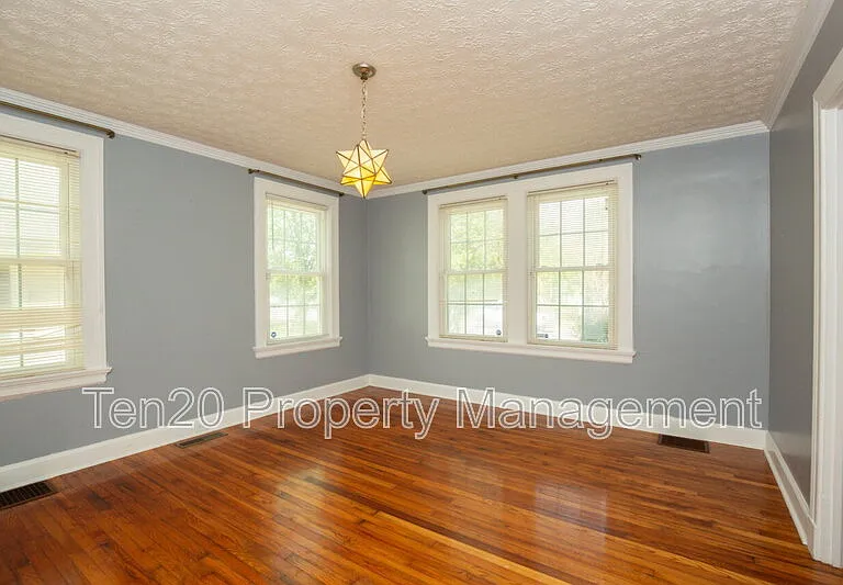 1708 Slade Dr — Photo 5