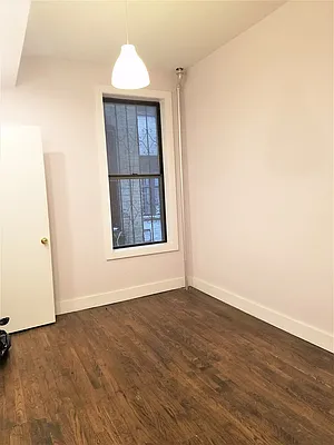 Rented by Space Link Realty | media 28