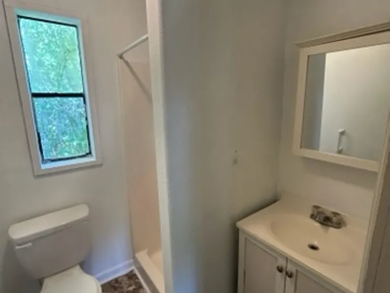 506 Bronson St — Photo 11