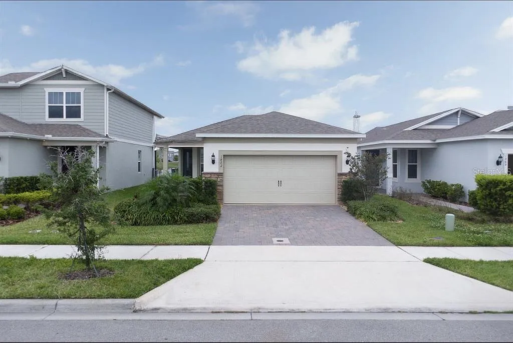 4 bed, 2.0 bath, 1580 sqft, $2,890 — Photo 1