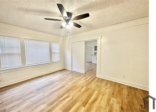 4626 Wall St — Photo 2