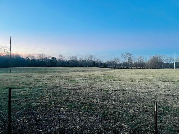 4th image of Droke Rd