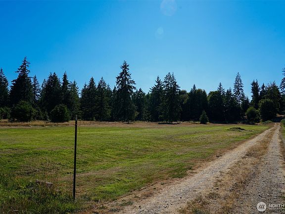 3rd image of 7123 115th Avenue SW