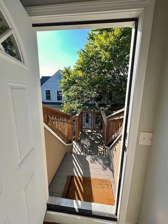 1 bed, 1100 sqft, $1,300 — Photo 2