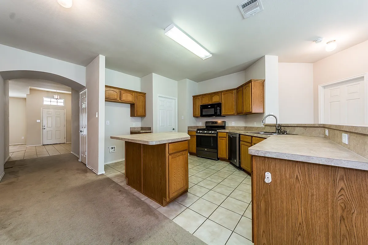 Building Photo - 9924 Wild Ginger Dr