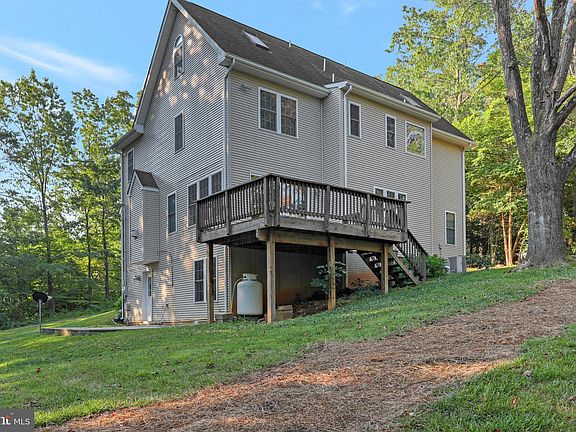 5th image of 303 Paw Paw Dr