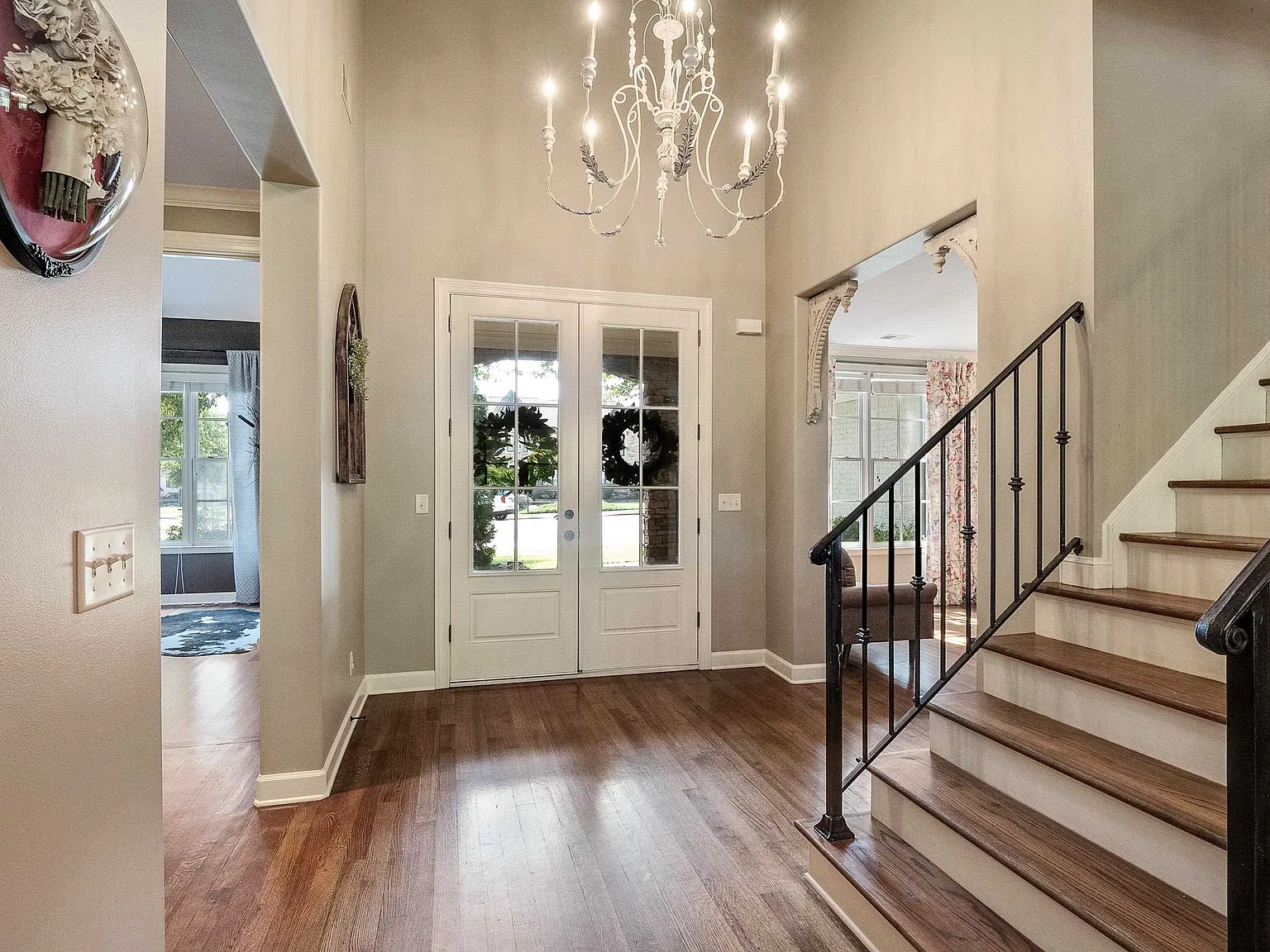 4 bed, 3.5 bath, 3631 sqft, $4,000 — Photo 2