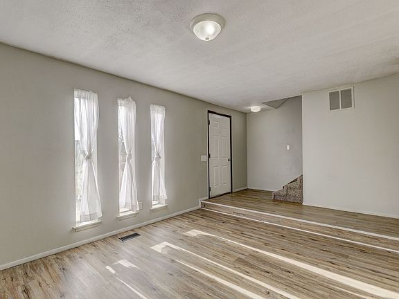 3rd image of 1300 Winnipeg Dr