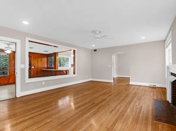 21 Moore Dr, Charleston, SC 29407