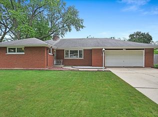 1330 Winona Ave, Aurora, IL 60506