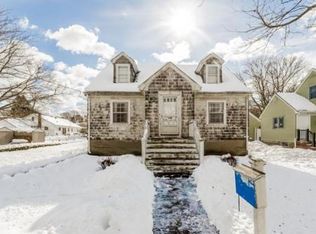 19 Oakland St, Peabody, MA 01960