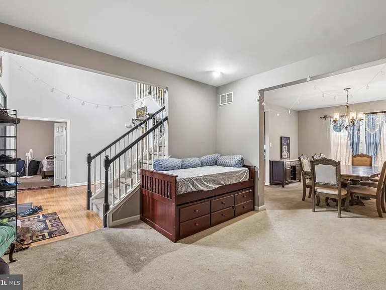 211 Tollgate Rd — Photo 5