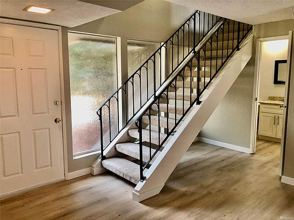 4th image of 14518 NE 6th Pl APT 1