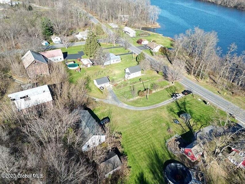 2nd image of L 30.112 Hudson River Road