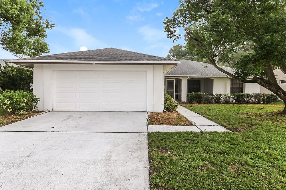 3 bed, 2.0 bath, 2492 sqft, $2,430 — Photo 1