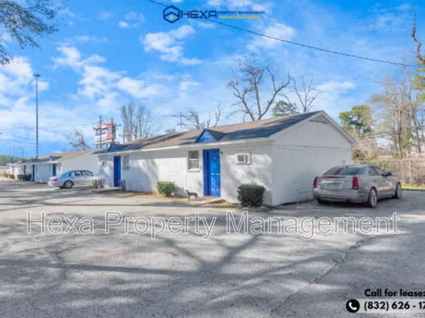 409 Austin Rd, Conroe, TX