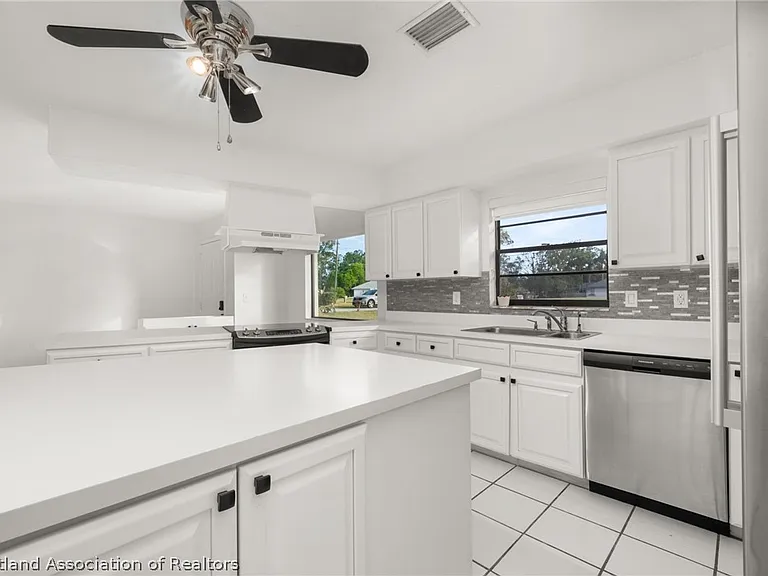 3407 Divot Rd — Photo 16
