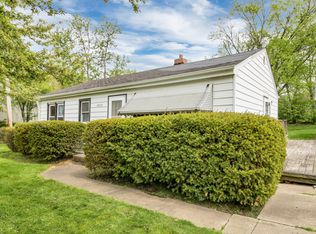 1N069 Harriet St, Carol Stream, IL 60188