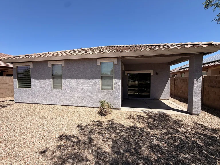 15227 W Jackson St — Photo 23