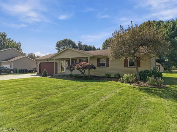 1144 Royce St NW, Uniontown, OH 44685