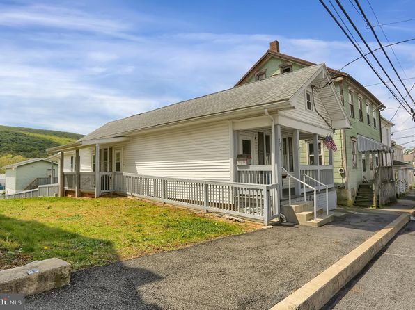 212 W Market St, Williamstown, PA 17098