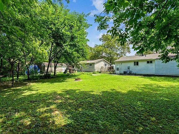 5th image of 6031 Silverwood St