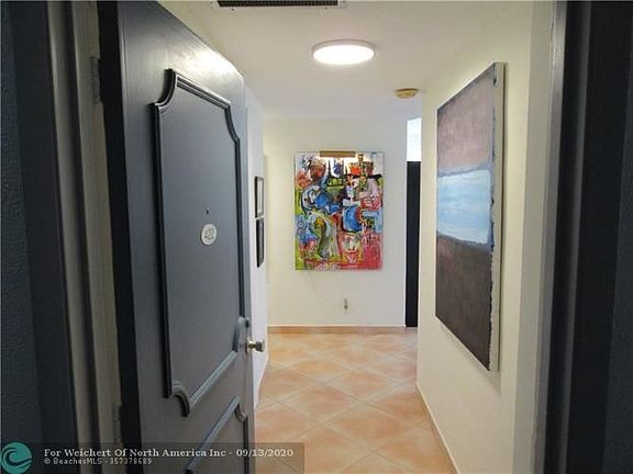 4th image of 3333 NE 34th St APT 422