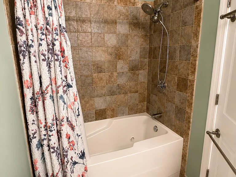 571 Freeport St #2 — Photo 8