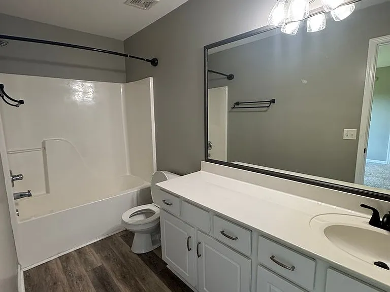 1239 California Dr — Photo 10