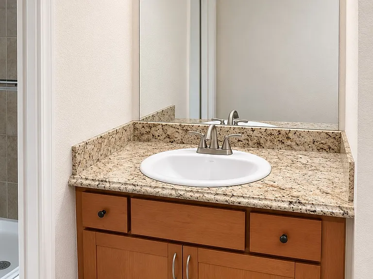 Carlmont Heights Apartments — Photo 13