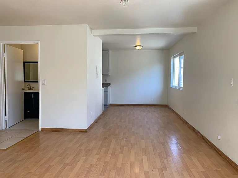 2251 Crenshaw Blvd Residences — Photo 4